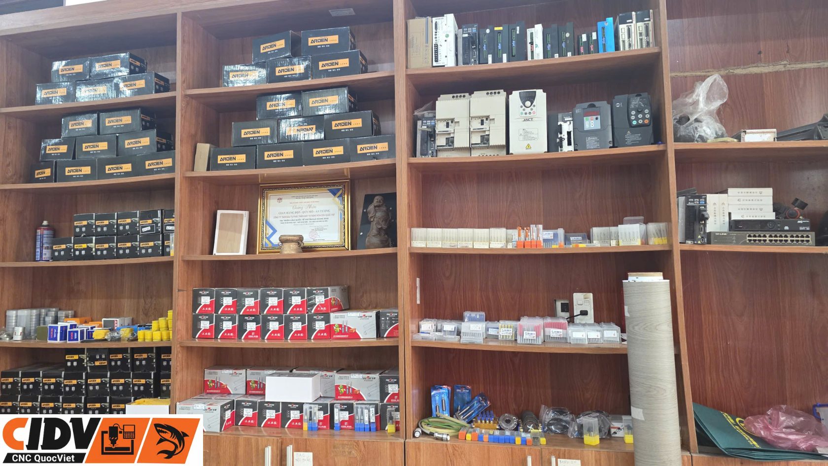 ảnh kho linh kiện CIDV Quốc Việt